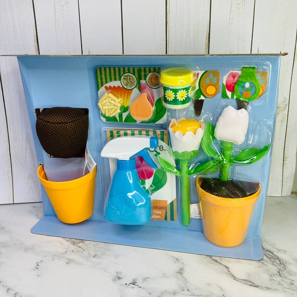 Melissa and Doug Let's Explore Flower Gardening Play Set 16 pc Spring Summer - Picture 8 of 8